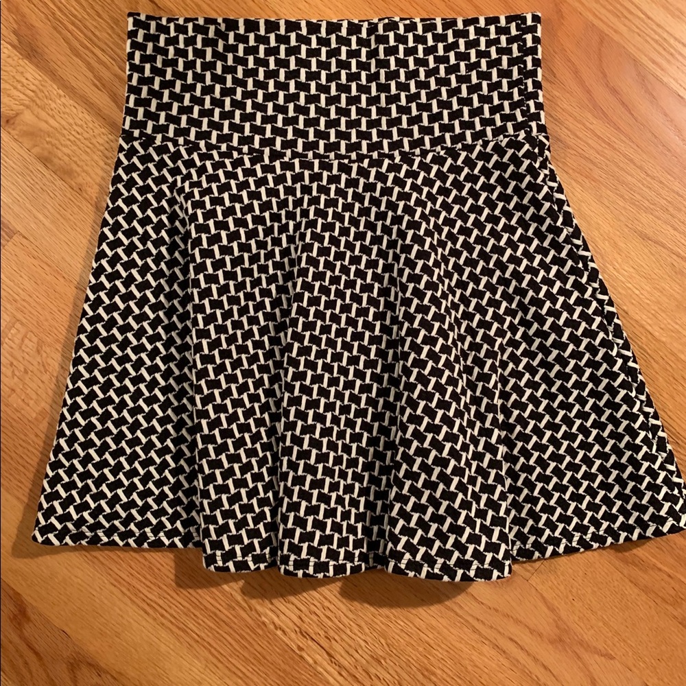 Black and white checkered skirt size medium